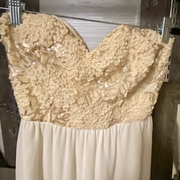 Small strapless dress with sequin detail - Picture 2 of 2